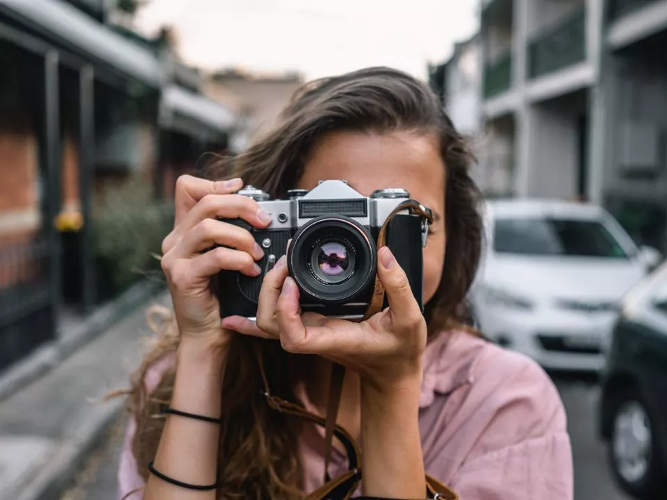 Being a photographer can be a great weekend job for college students.